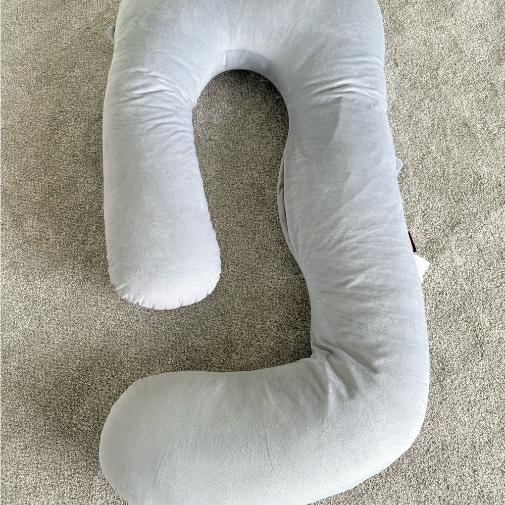 Mom Cozy pregnancy pillow.